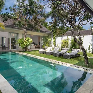 villa-mia.ubudhotelsnow.com/