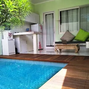 bali-paradise-suites.hotelsseminyak.net/